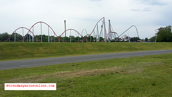Carowinds Theme Park NC-SC Review Travel Interview Pic!