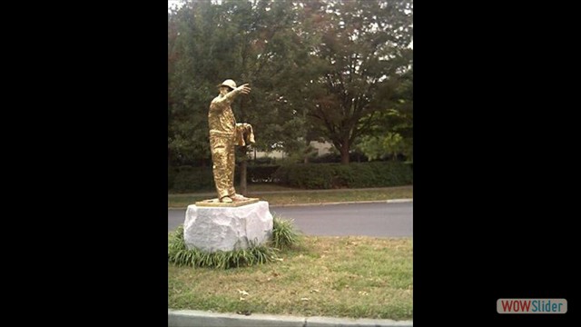 19.myers-park-hugh-McManulway-statue-charlotte-nc