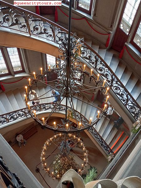 Click for Biltmore Estate Holiday Trip Info! Biltmore Estate Holiday Trip Pic