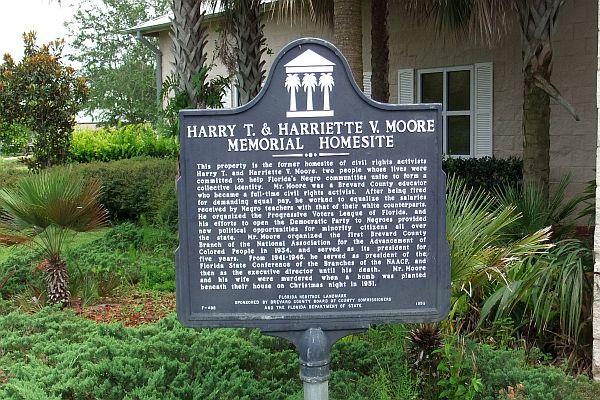 Click To Enlarge Mr. Bill Gary Moores Museum Mims Florida Pic! Mr. Bill Gary Moores Museum Mims Florida Pic!