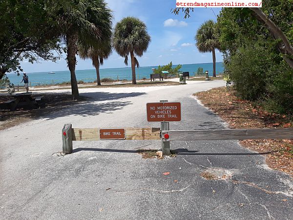 Click To Enlarge Cape Florida Lighthouse Key Biscayne Miami Florida Review Pic! Cape Florida Lighthouse Key Biscayne Miami Florida Review Pic!
