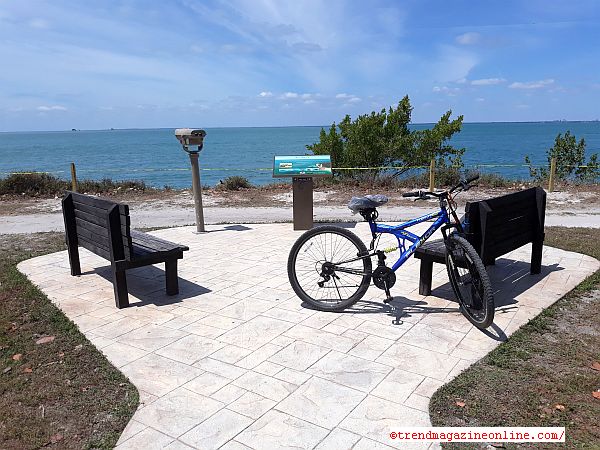 Click To Enlarge Cape Florida Lighthouse Key Biscayne Miami Florida Review Pic! Cape Florida Lighthouse Key Biscayne Miami Florida Review Pic!